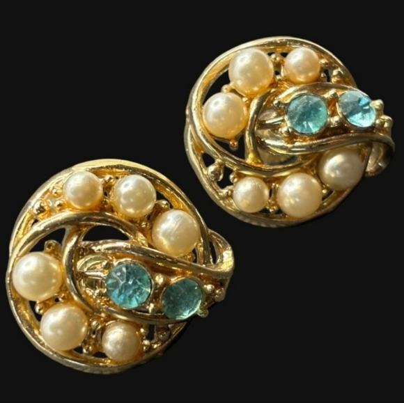 Mint Vintage 1950s Coro Craft Blue Rhinestone Faux Pearl Screw Back Earrings - Picture 8 of 13